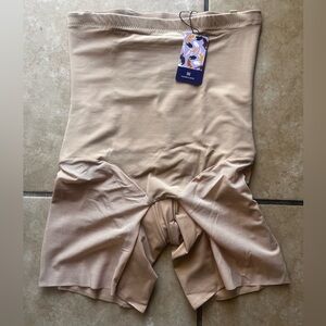 NWT!! Honeylove SuperPower Shorts Shapewear